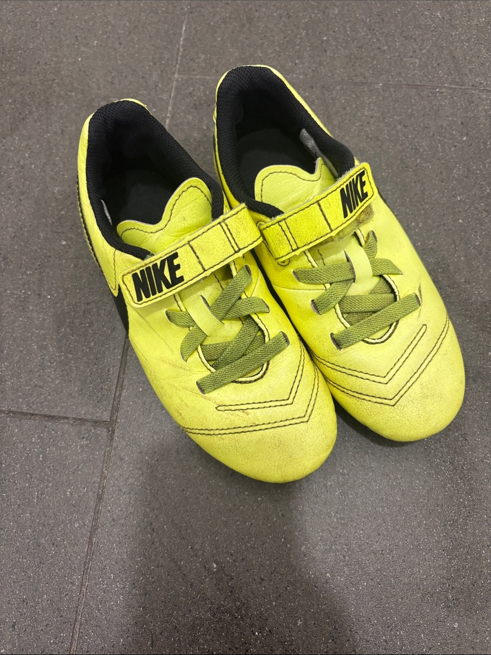 Nike Kids Neon Yellow Velcro & Lace Athletic soccer cleats size 13
